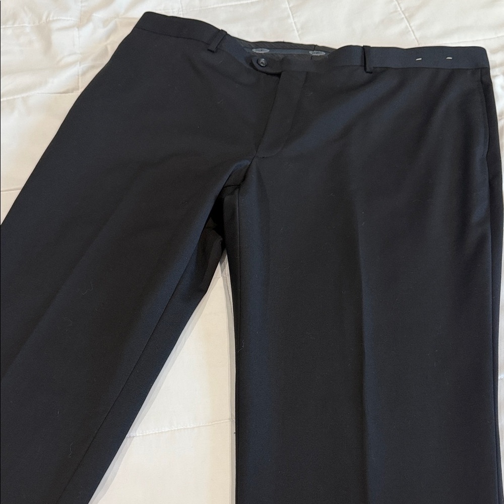 Pronto Uomo Men's Black Flat-Front Dress Pants. Never Hemmed. NWOT
